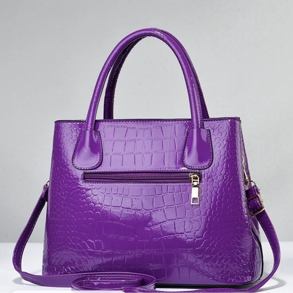 Fashionable Crocodile Pattern Women's Handbag - Picture 2 of 4